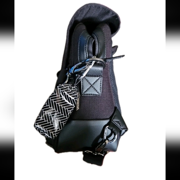 Nuna Unisex Black Diaper Bag/Backpack - Picture 4 of 13